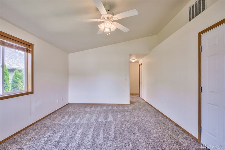 Property Photo: 950 Dallas St WA 98274
