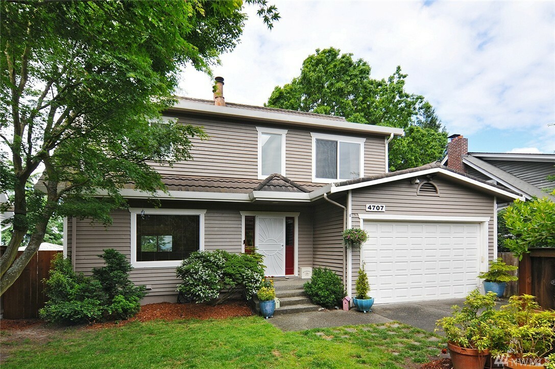 Property Photo: 4707 45th Ave SW WA 98116