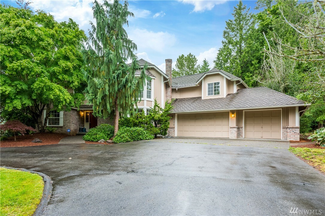 Property Photo:  18904 NE 194th St  WA 98077 