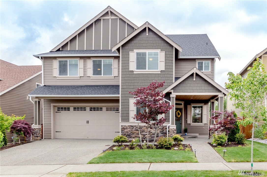 Property Photo: 13427 191st Ave E WA 98391