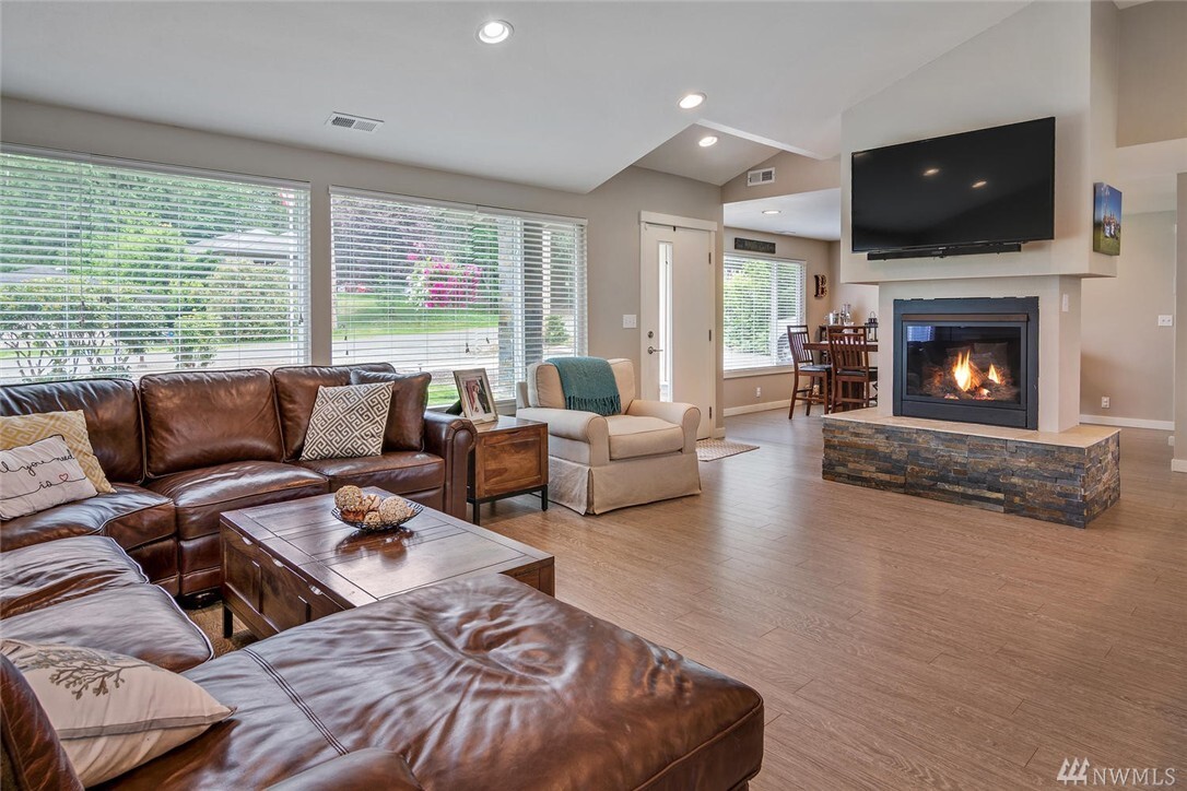 Property Photo: 21217 23rd St Ct E WA 98391
