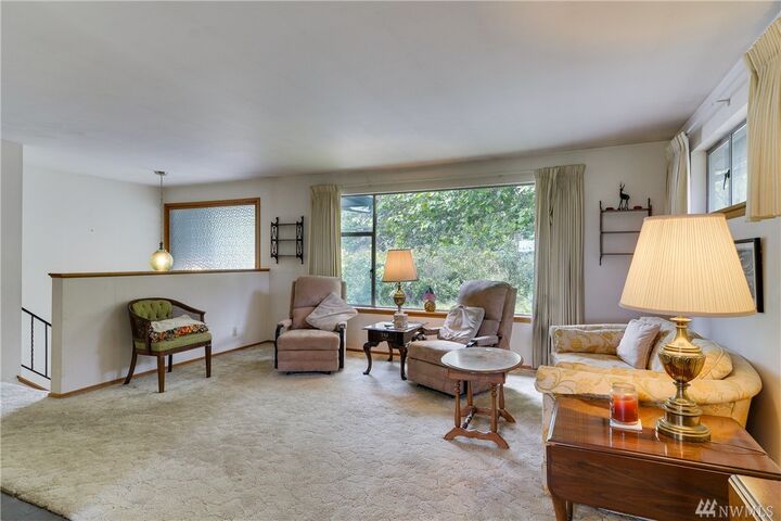 Property Photo: 19917 Meridian Ave N WA 98133