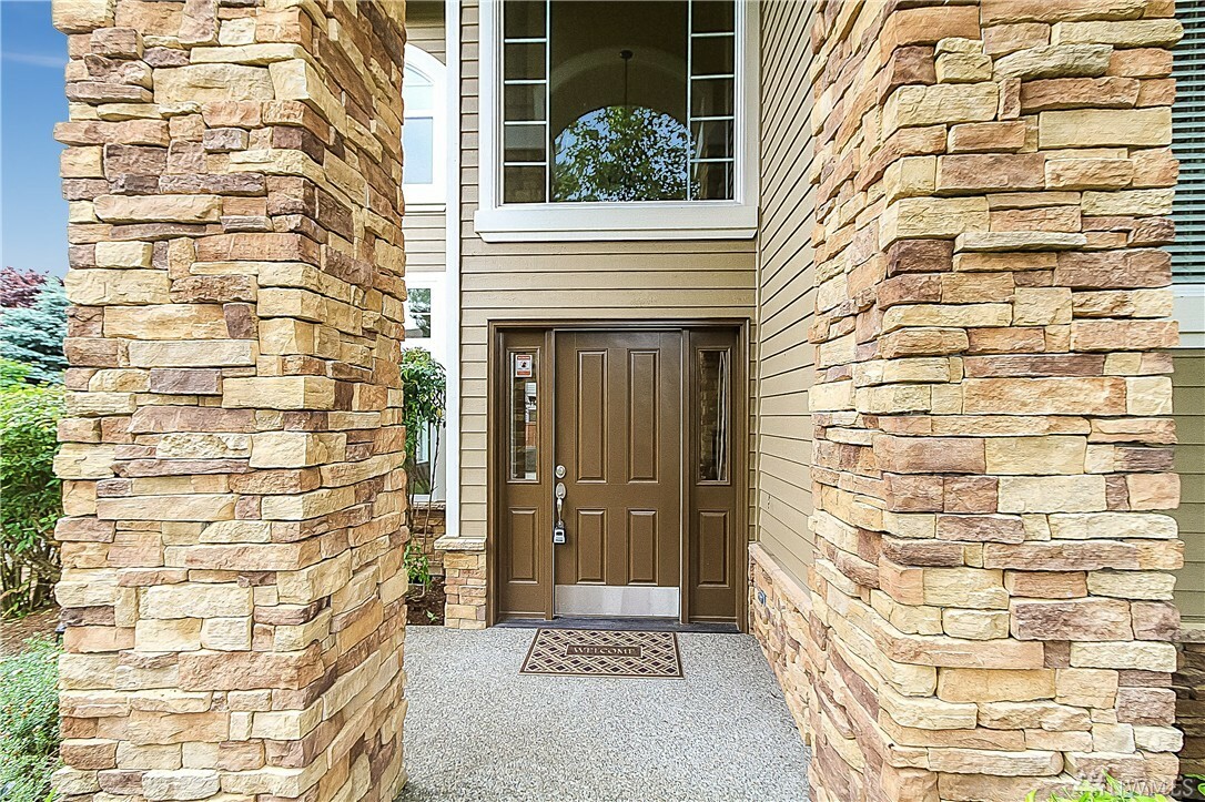 Property Photo: 3814 207 Place SE WA 98021