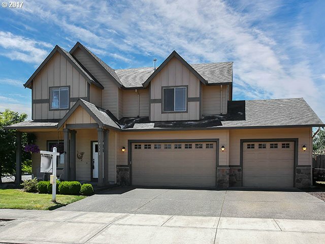 Property Photo:  19112 Silver Salmon Dr  OR 97045 