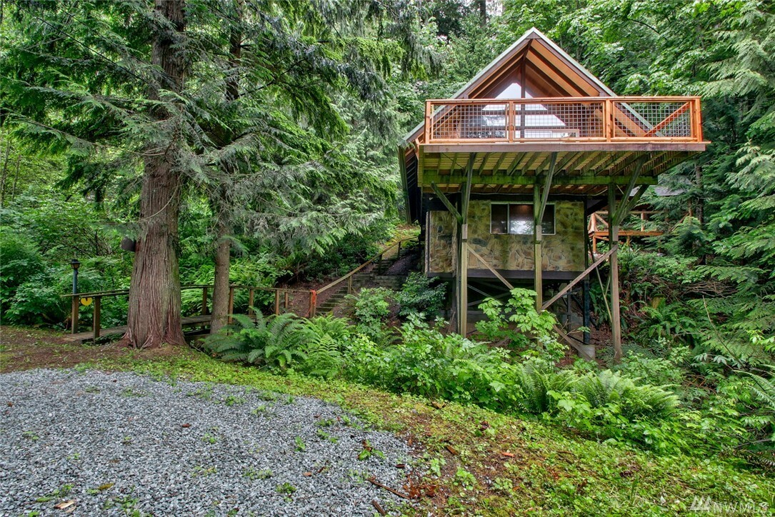 Property Photo:  415 Alpine Dr  WA 98284 