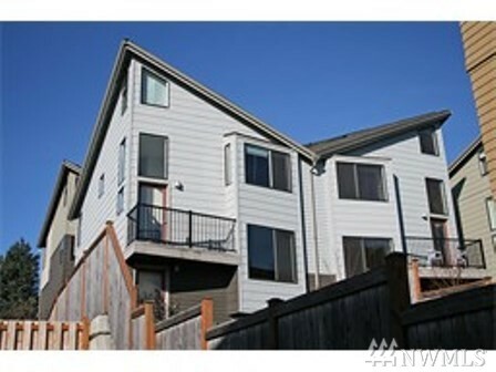 Property Photo:  4216 Evanston Ave N B  WA 98103 