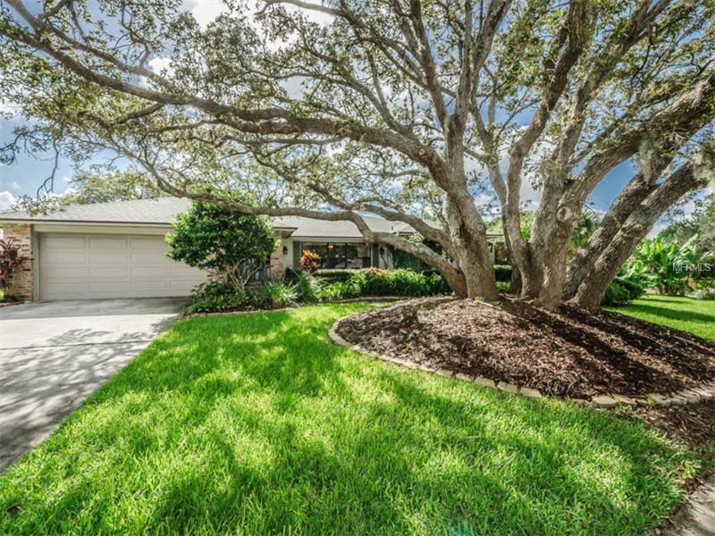 Property Photo:  840 Village Way  FL 34683 