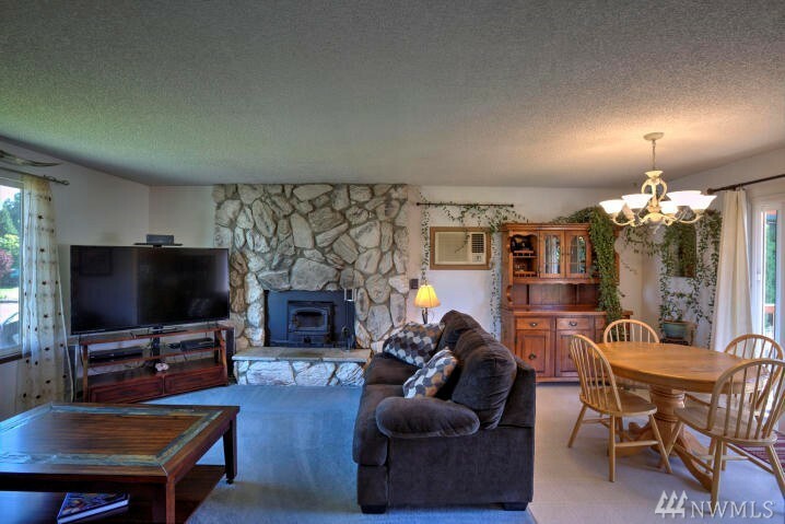 Property Photo:  1115 Cherry Cir  WA 98802 