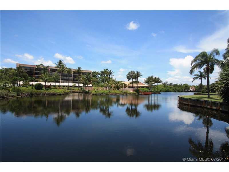 Property Photo: 545 SE 12th St 206 FL 33004