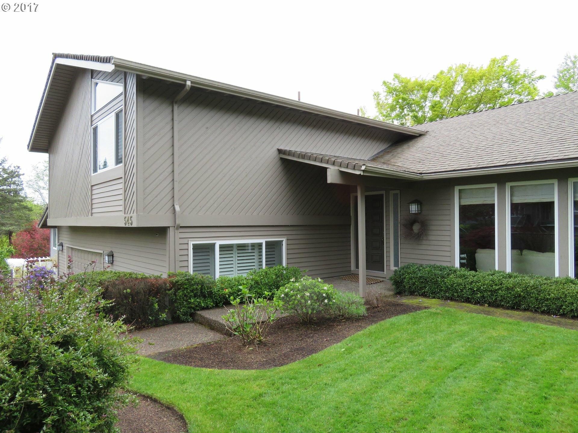Property Photo:  545 NW 87th Ter  OR 97229 