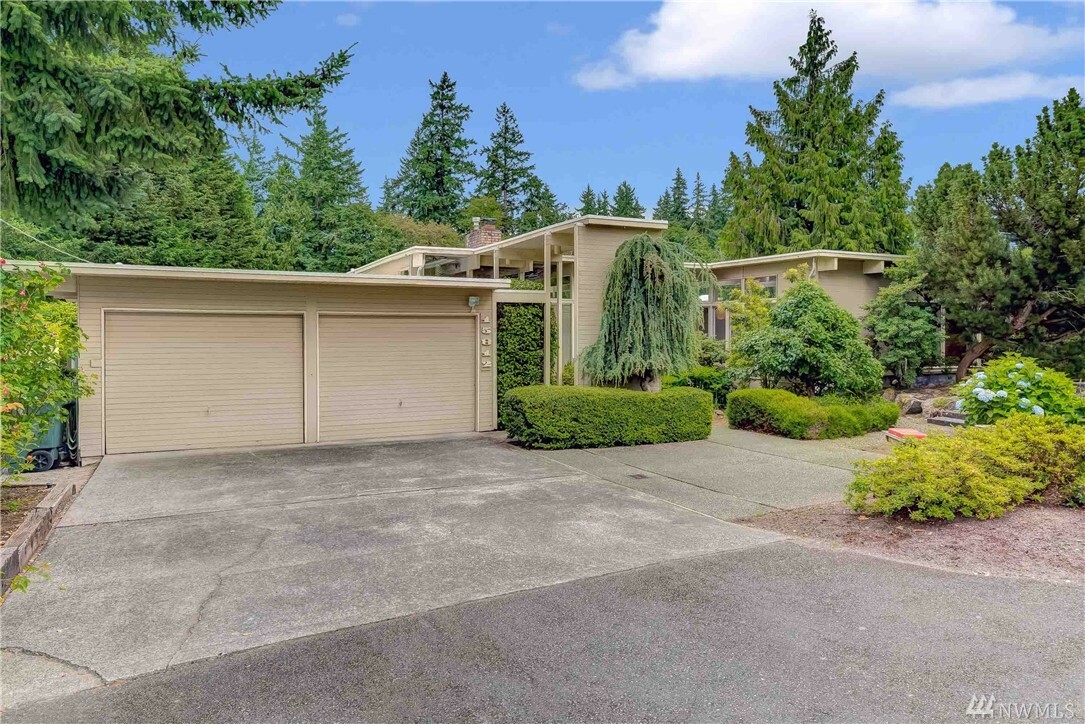 Property Photo:  15812 64th Ave NE  WA 98028 