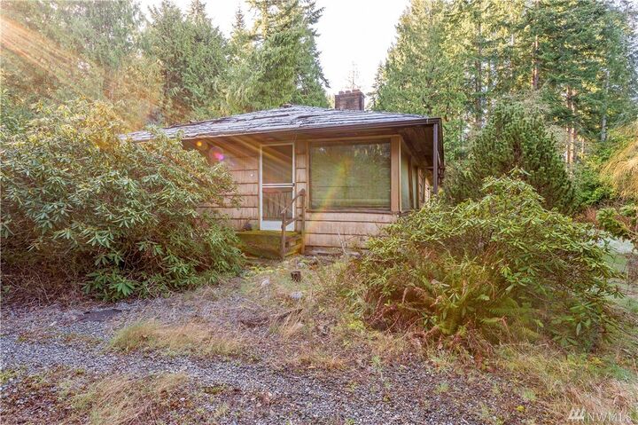 16050 SW Crescent Dr  Vashon WA 98070 photo