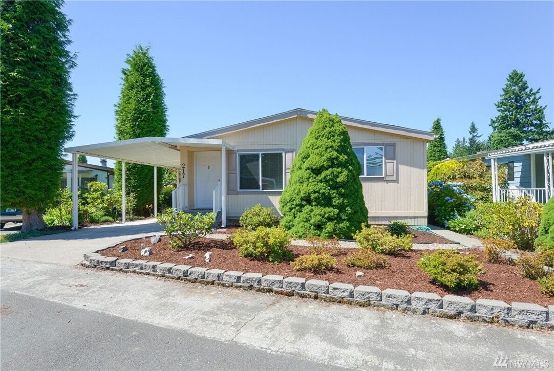 Property Photo:  1725  242nd Street SE 217  WA 98021 