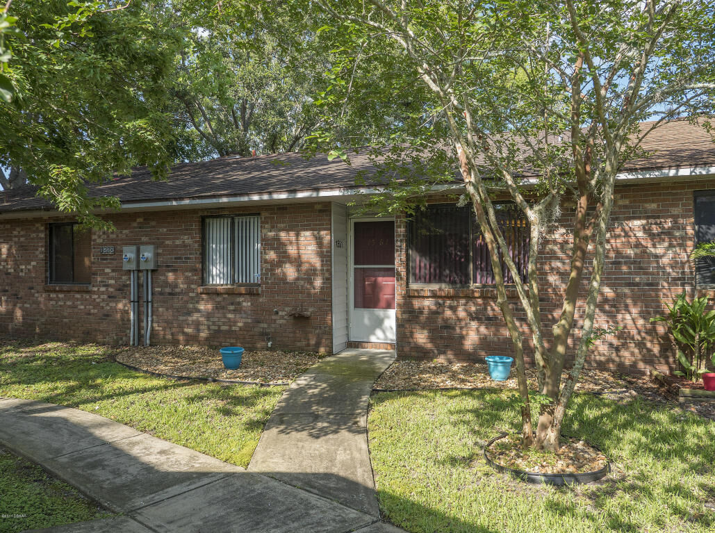 Property Photo: 1561 Hancock Lane FL 32117