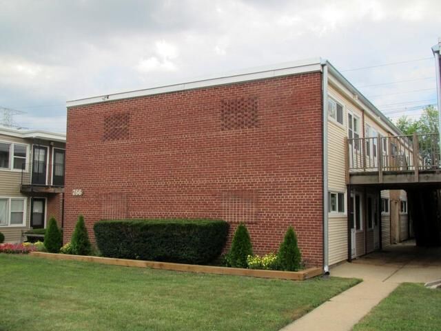 Property Photo:  766 E 5th Court A  IL 60016 