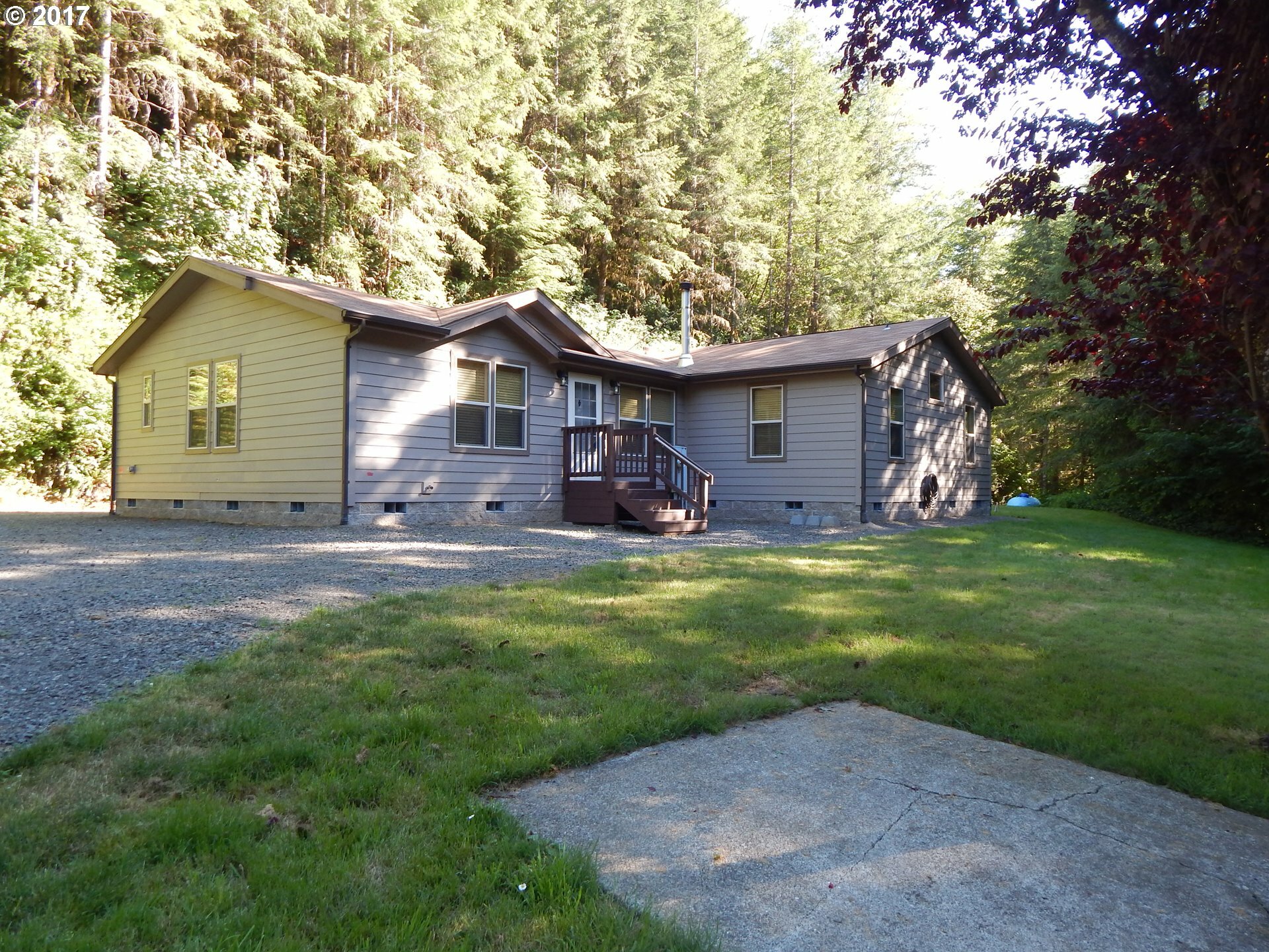 Property Photo:  11882 E Mapleton Rd  OR 97453 