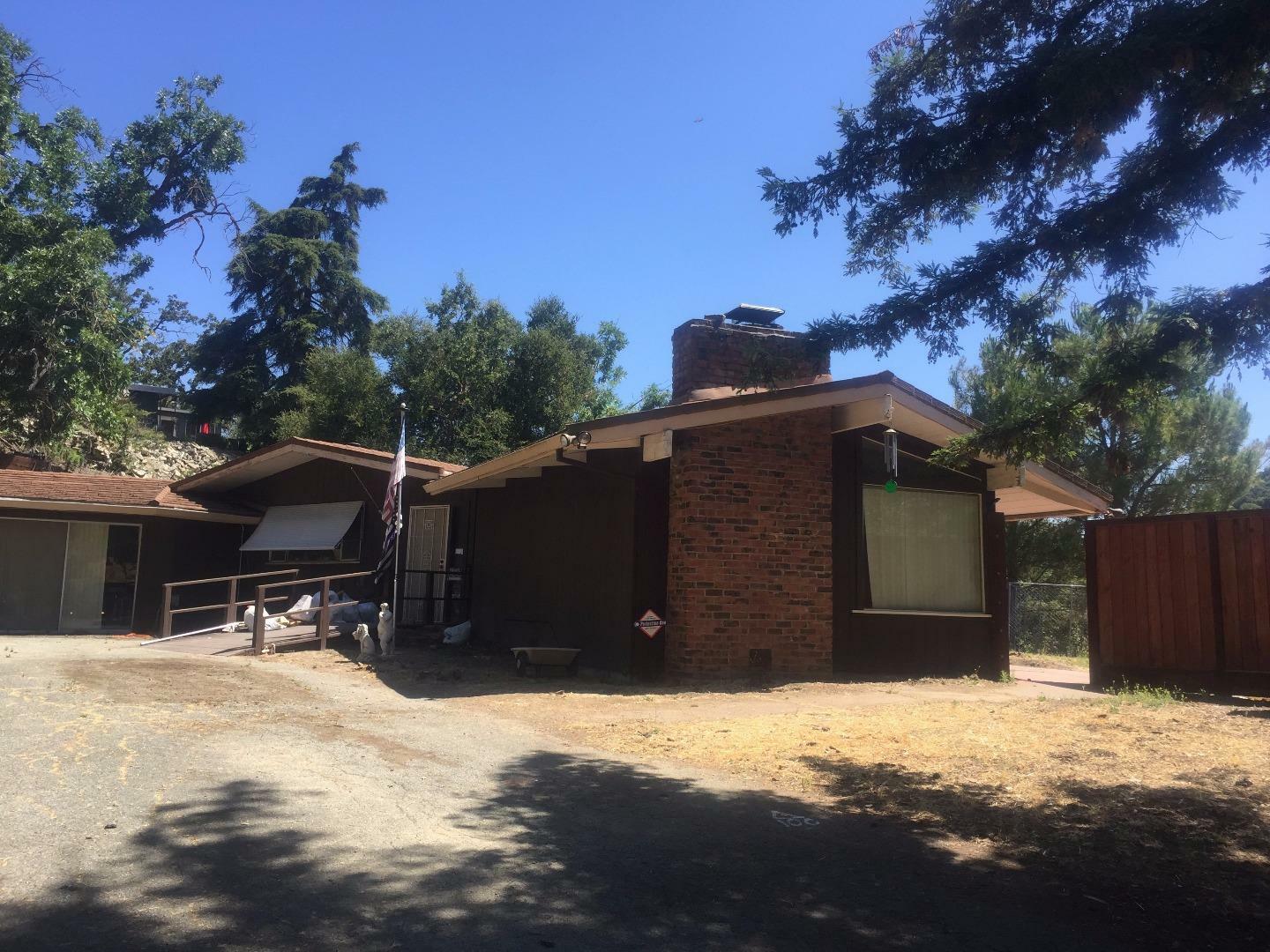 Property Photo:  2220 Old Page Mill Road  CA 94022 