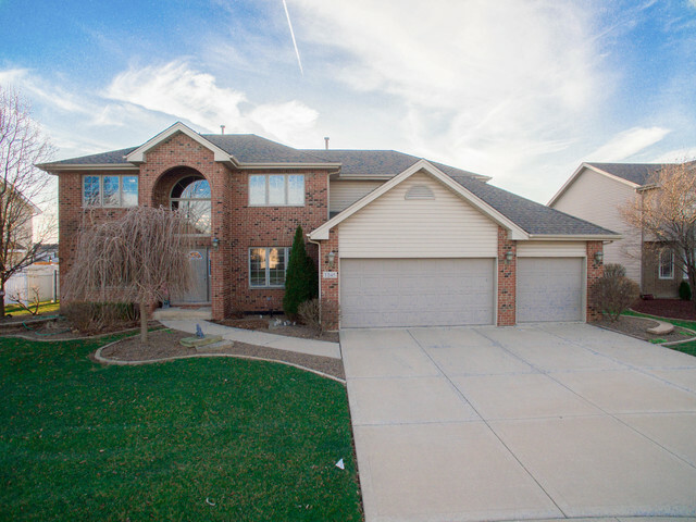 Property Photo:  1245 Southcreek Drive  IL 60950 