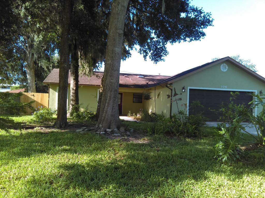 Property Photo:  106 Colina Place  FL 32174 