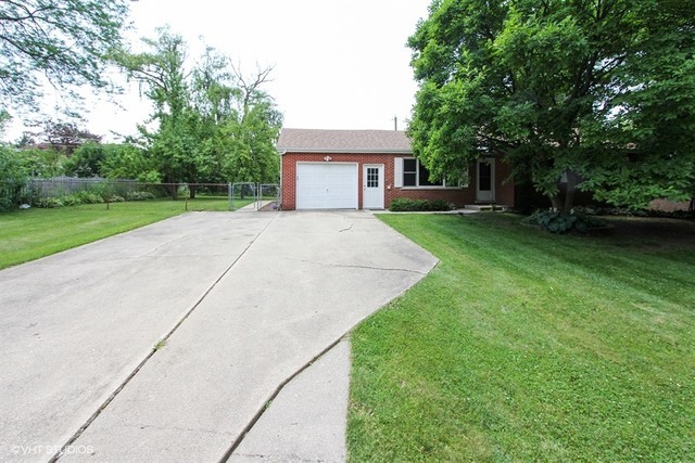 Property Photo:  23 Pine Avenue  IL 60047 