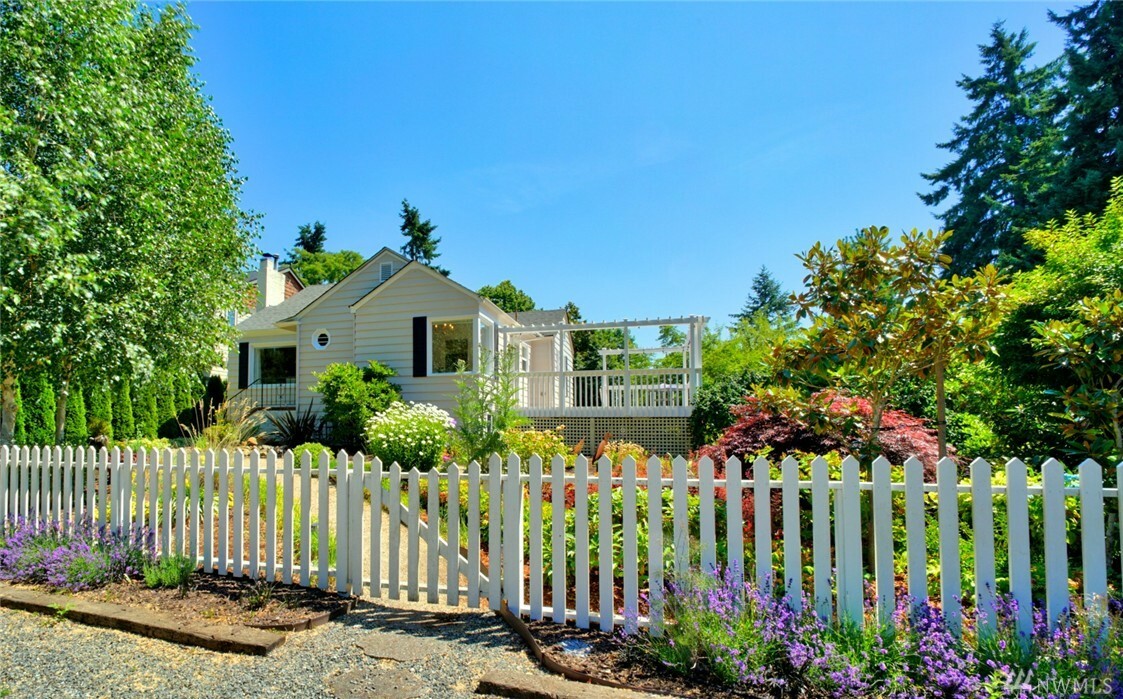 Property Photo:  13710 2nd Ave NW  WA 98177 