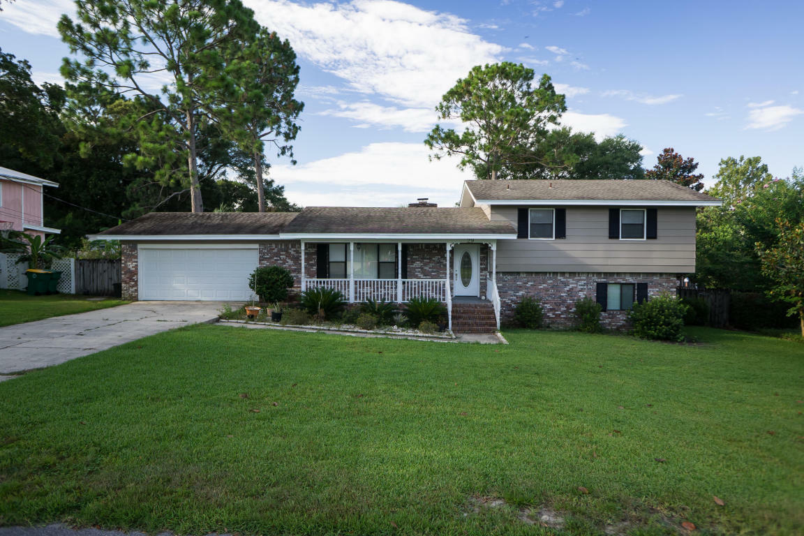 Property Photo:  29 Magnolia Avenue  FL 32579 