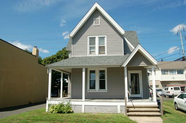 Property Photo:  9 Winfield Street Up  CT 06855 