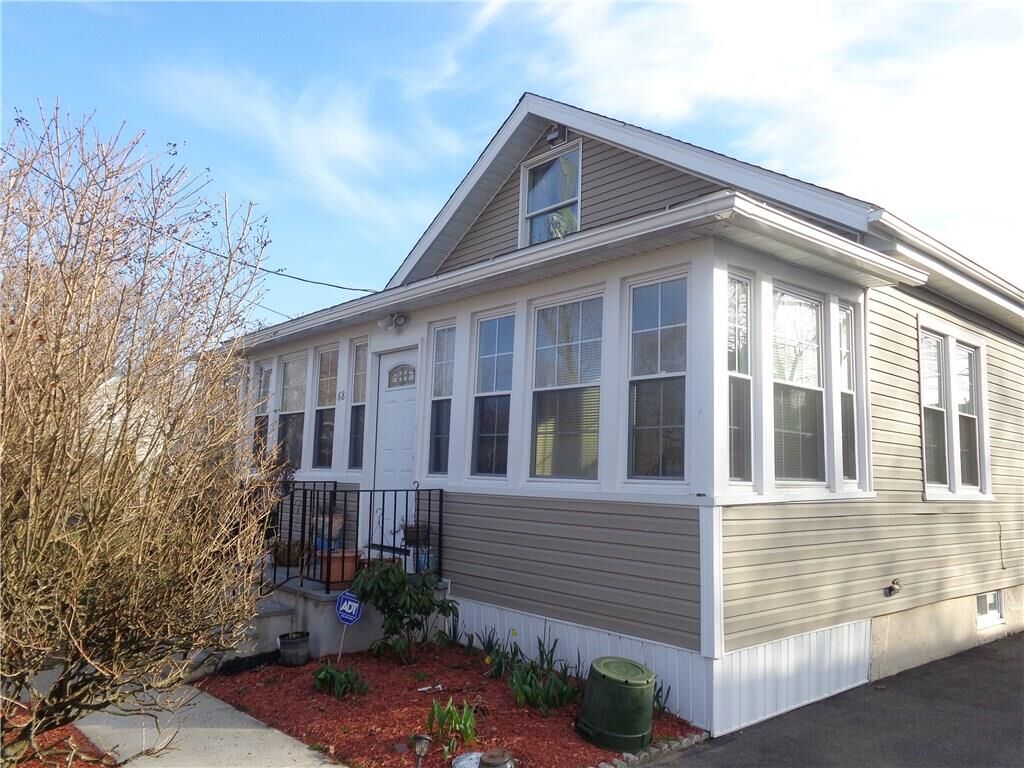Property Photo:  68 Orchard Street  CT 06615 