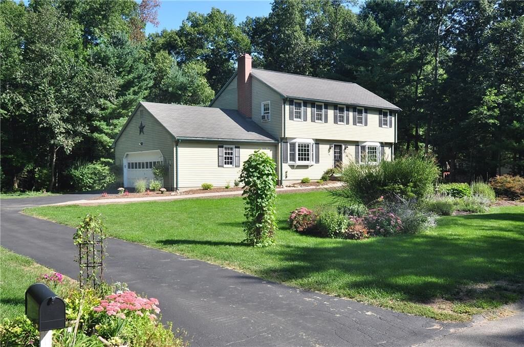 Property Photo:  8 Kilmer Lane  CT 06035 