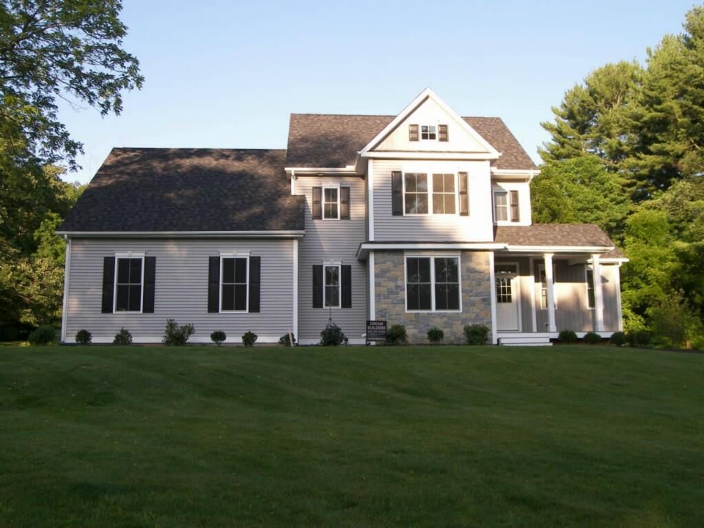 Property Photo:  552 Huckleberry Hill Road  CT 06001 
