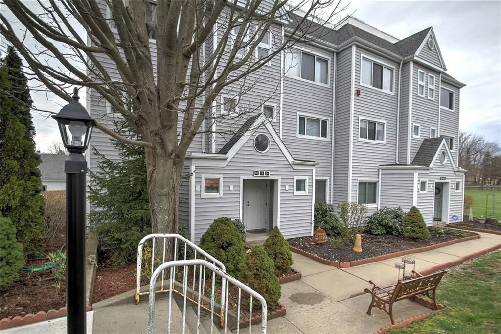 Property Photo:  267 Melba Street D2  CT 06460 