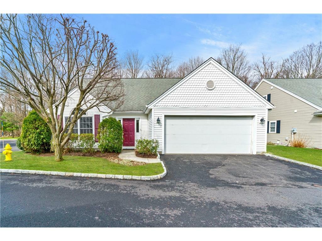 Property Photo: 40 Village Court 40 CT 06897