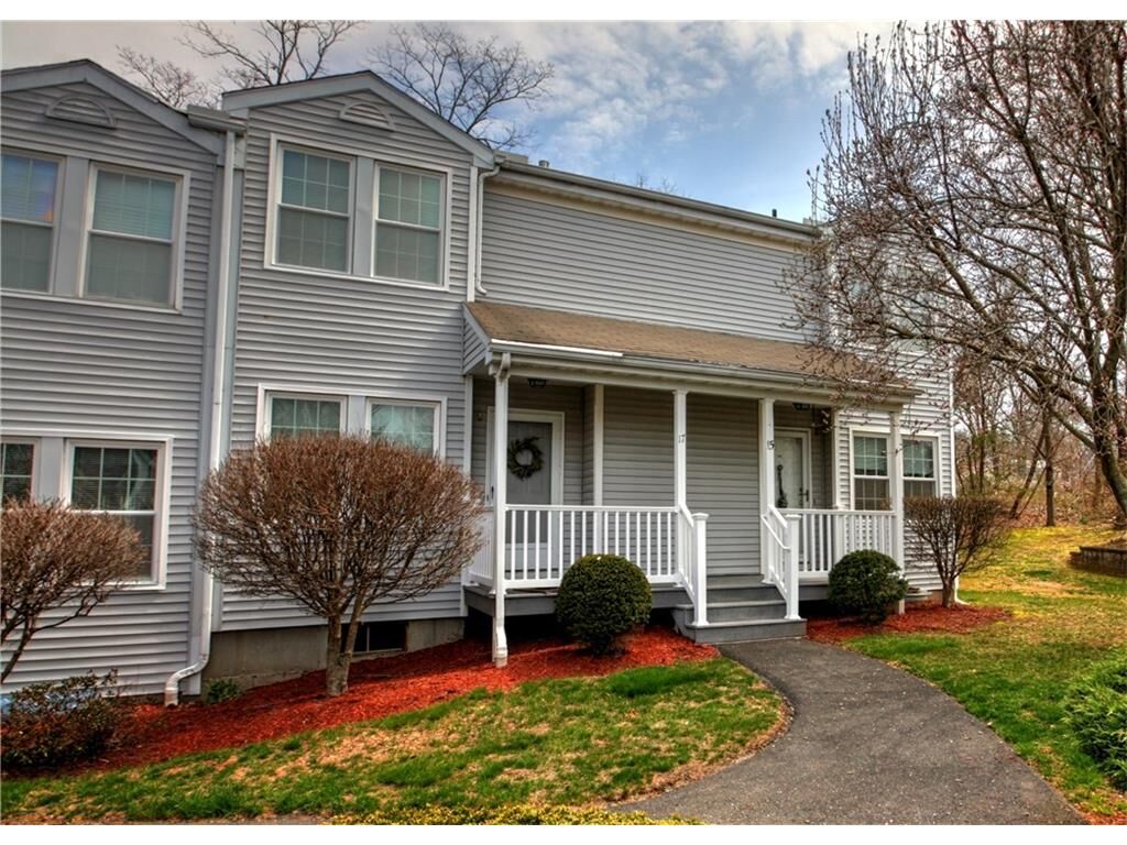 Property Photo:  15 Greenview Lane 15  CT 06461 