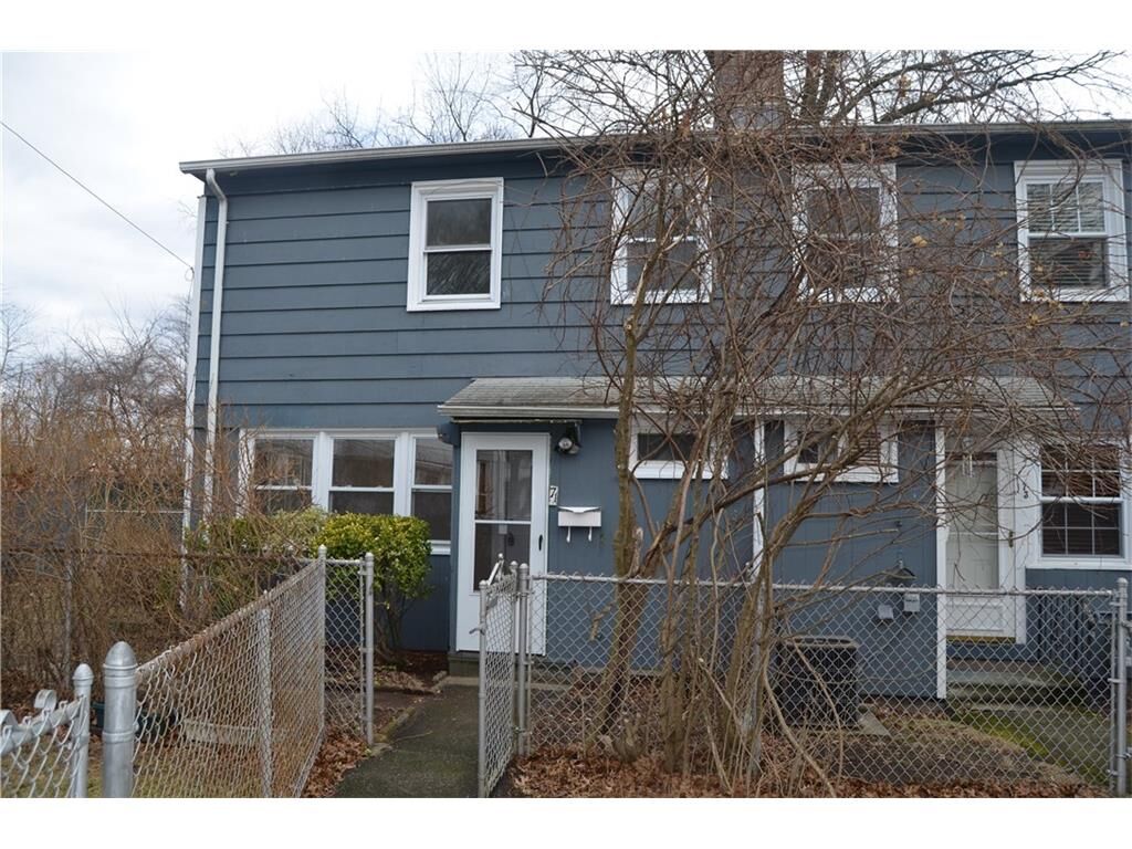 Property Photo:  71 Vought Place  CT 06614 