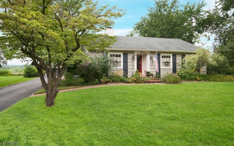 Property Photo:  17 Georges Pl  NJ 08809 