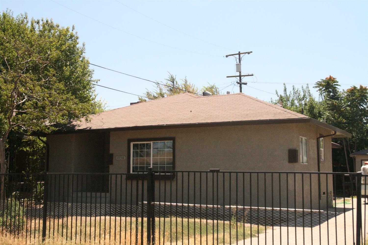 Property Photo: 1538 Julian Street CA 95206