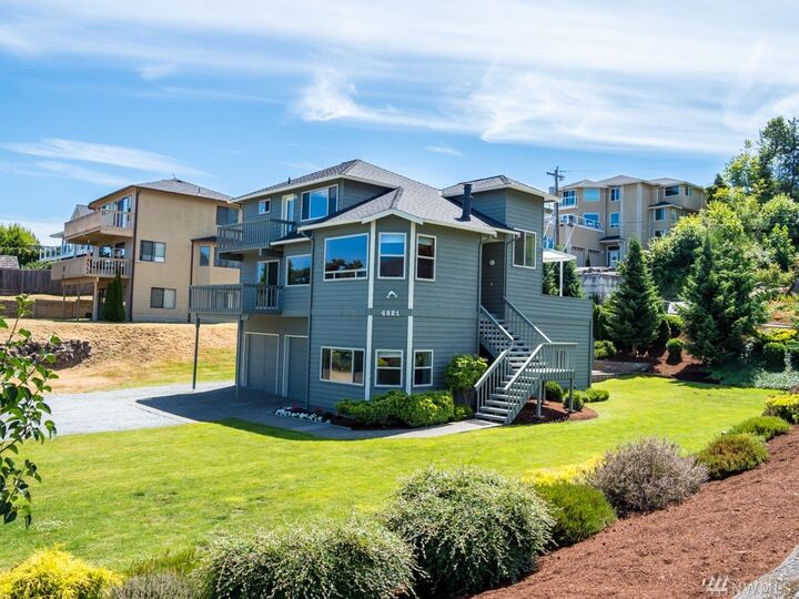 Property Photo: 4821 Dover St WA 98203