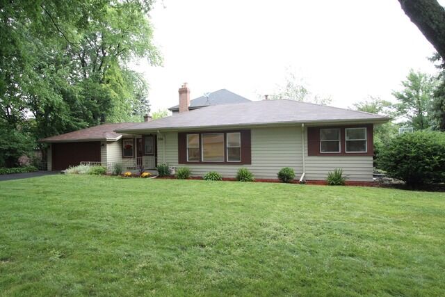 Property Photo:  326 E Cypress Street  IL 60005 