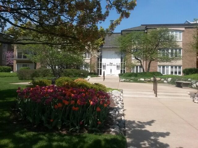 Property Photo:  1 Oak Brook Club Drive B-305  IL 60523 