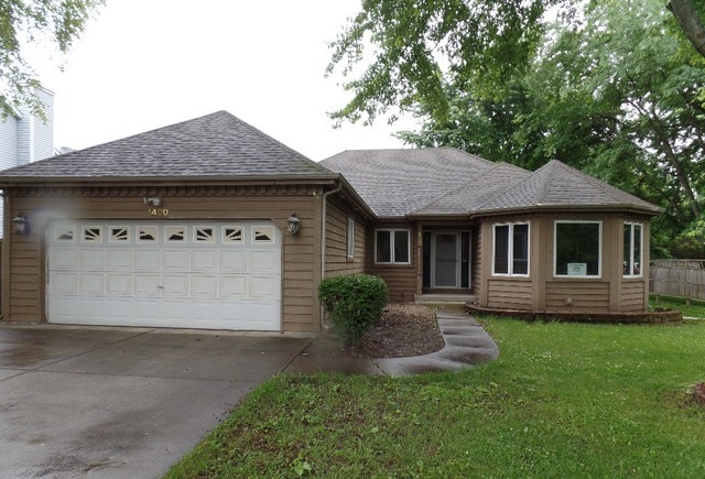 Property Photo:  1400 Sandwich Drive  IL 60548 