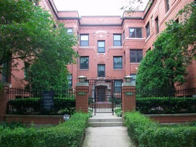Property Photo:  650 W Aldine Avenue 1  IL 60657 