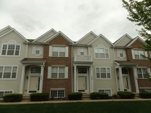 Property Photo:  558 Lincoln Station Drive 558  IL 60543 