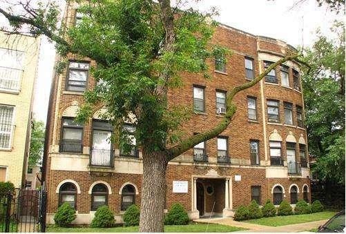 Property Photo: 6656 N Damen Avenue 1 IL 60645