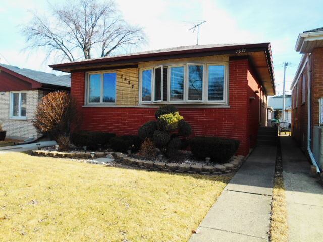 7837 Nashville Avenue  Burbank IL 60459 photo