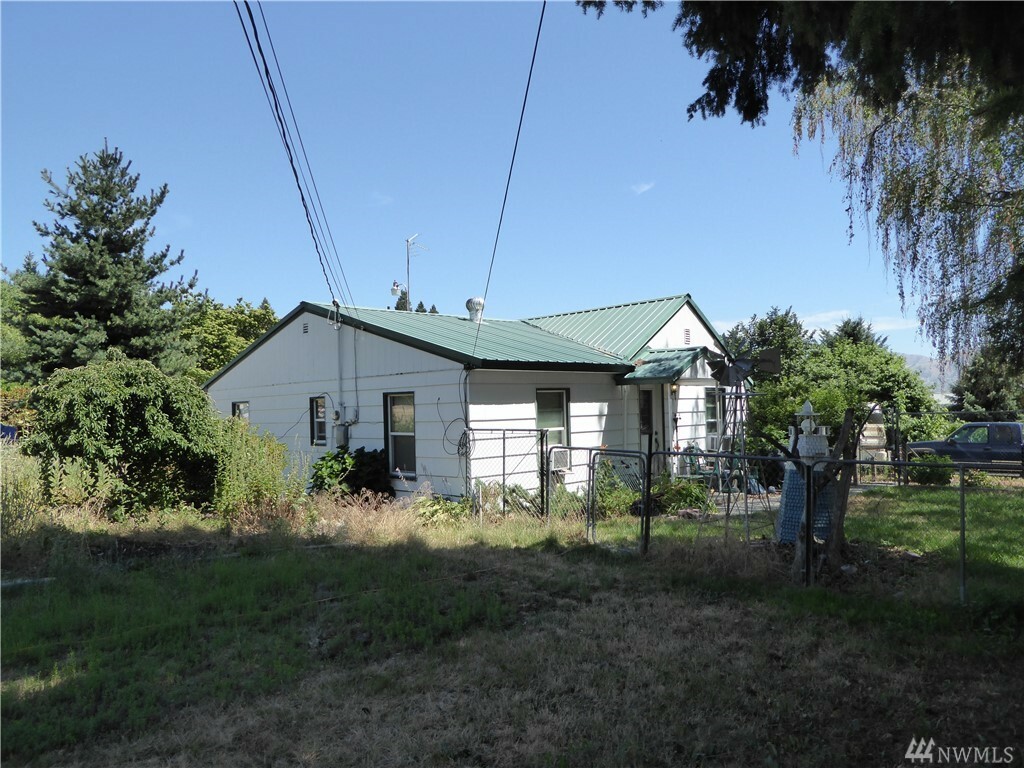Property Photo: 190 N Quetilquasoon Rd WA 98831