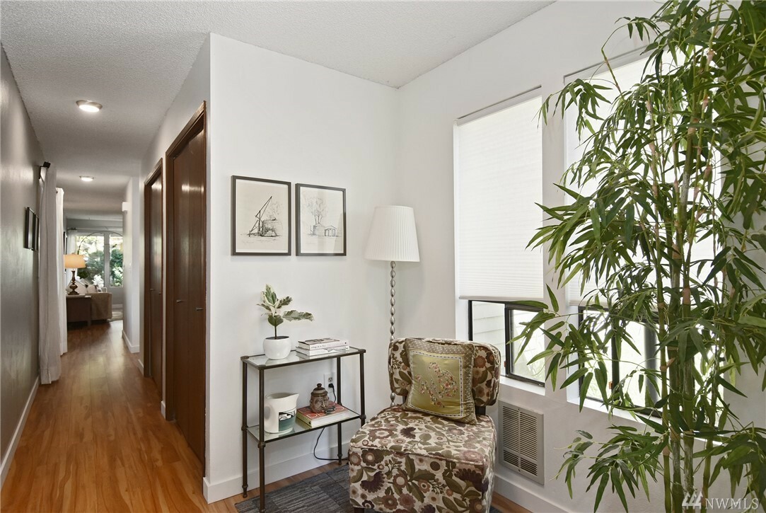 Property Photo:  2001 E Yesler Wy 48  WA 98122 
