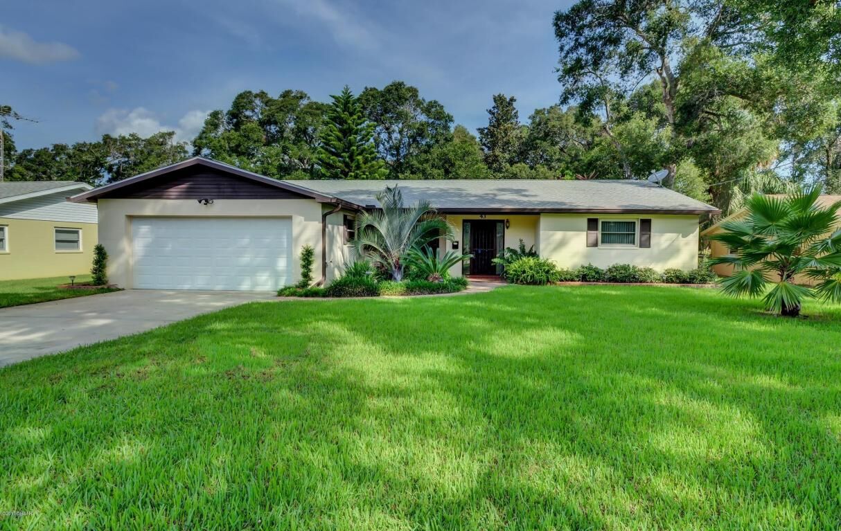 Property Photo: 43 Sanchez Avenue FL 32174