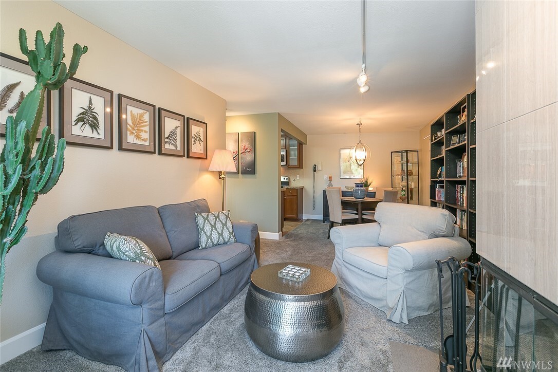 Property Photo: 300 N 130th Street 7305 WA 98133