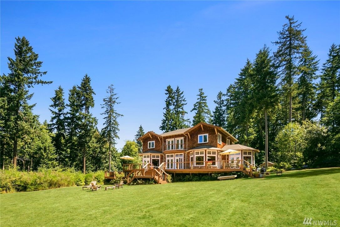 Property Photo: 22730 Carey Rd SW WA 98070