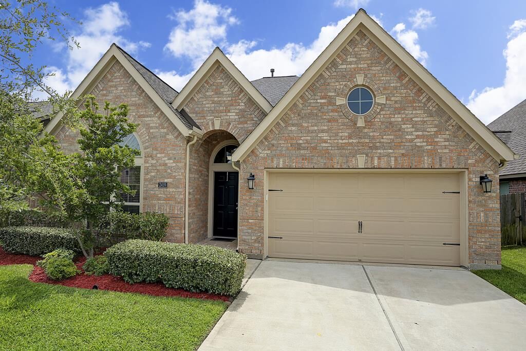 Property Photo: 2419 Lost Bridge Lane TX 77584